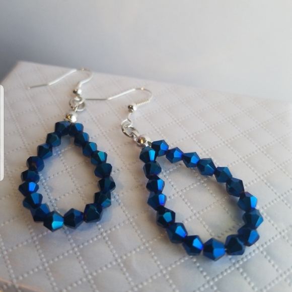 Swarovski Elements Teardrop Hoop Metallic Blue Earrings NWT - Picture 10 of 13